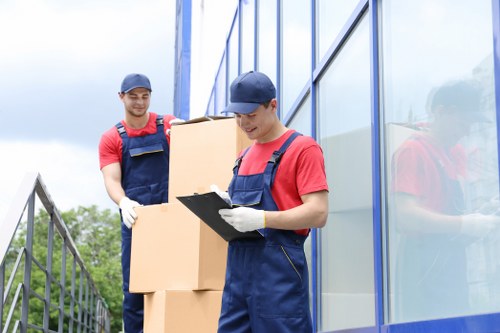 Packing and transport support for same day removals in Pentonville