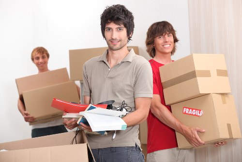 Local movers assisting with fast residential and commercial removals in Pentonville